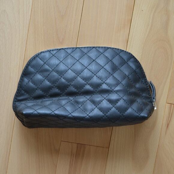 New York & Co Quilted Clutch Small Bag Quilted - Picture 2 of 5